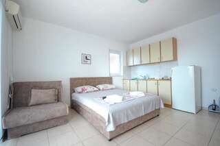 Апартаменты Apartments Dado Добра-Вода Апартаменты (для 4 взрослых)-19